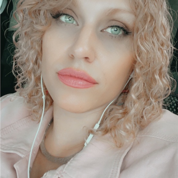 Meet your Posher, Bianca - Picture 5 of 16